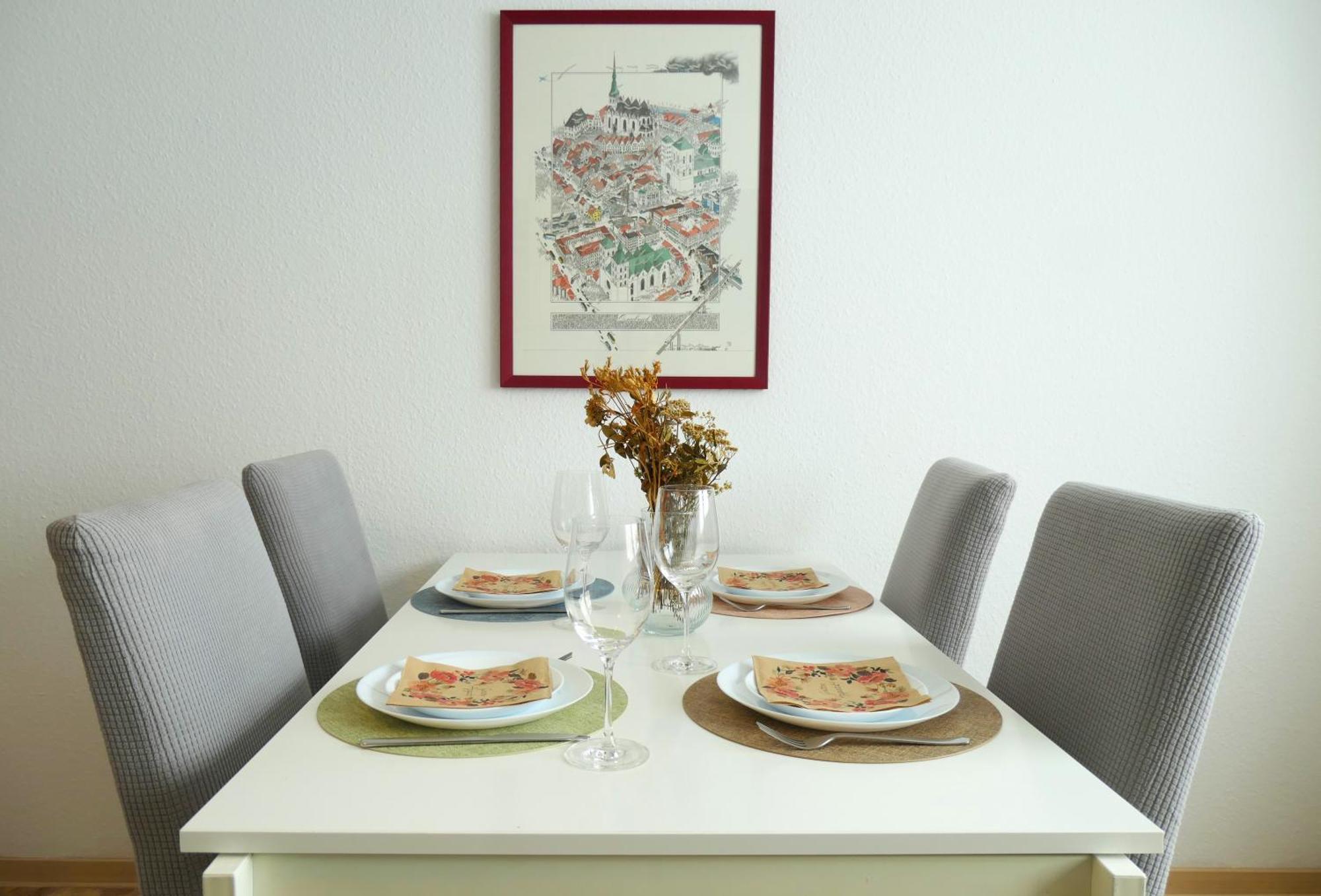 Schoelerberg Apartment Mit Tiefgaragenparkplatz Und Kingsize-Bett Osnabrueck Luaran gambar