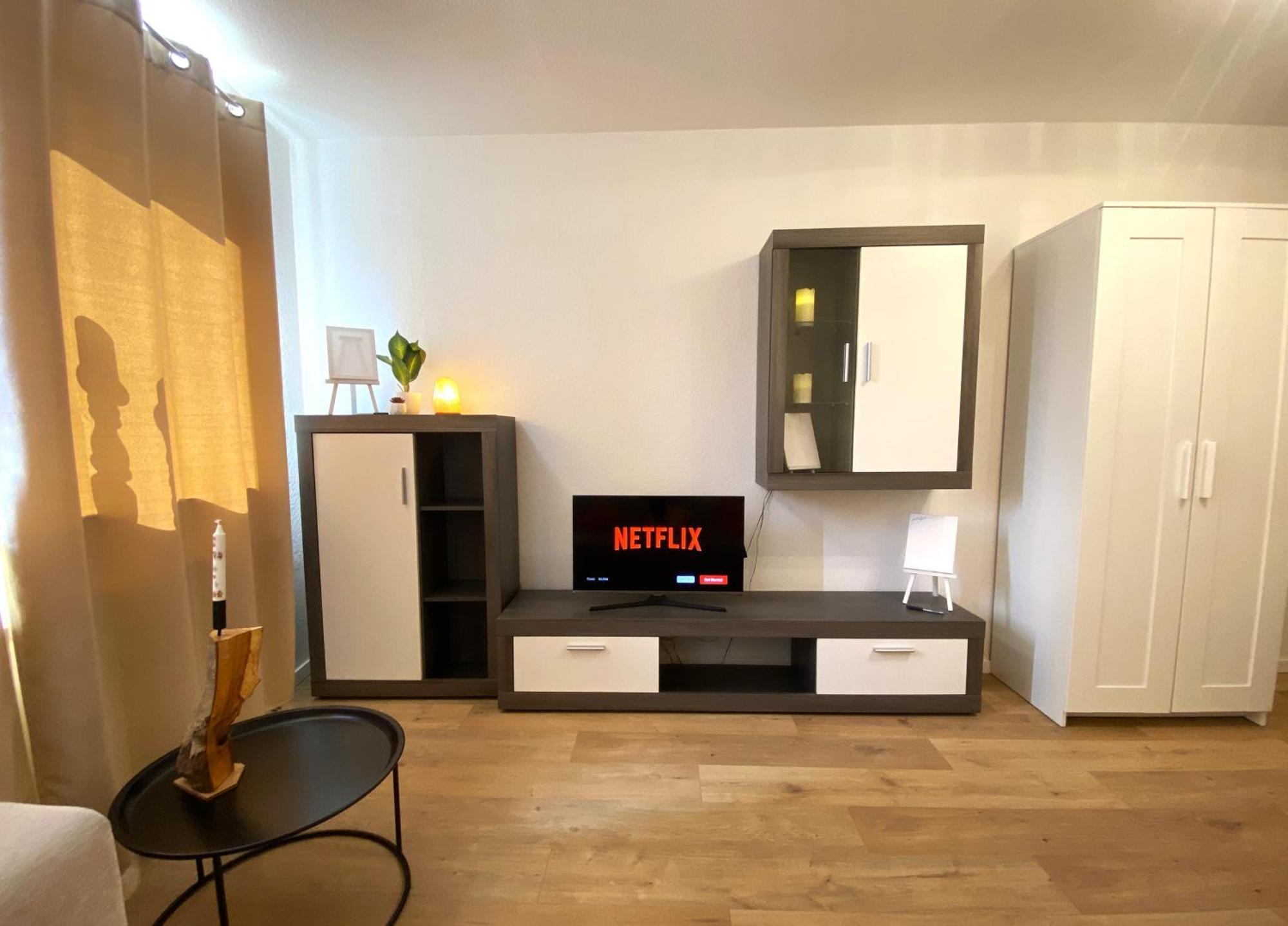 Schoelerberg Apartment Mit Tiefgaragenparkplatz Und Kingsize-Bett Osnabrueck Luaran gambar