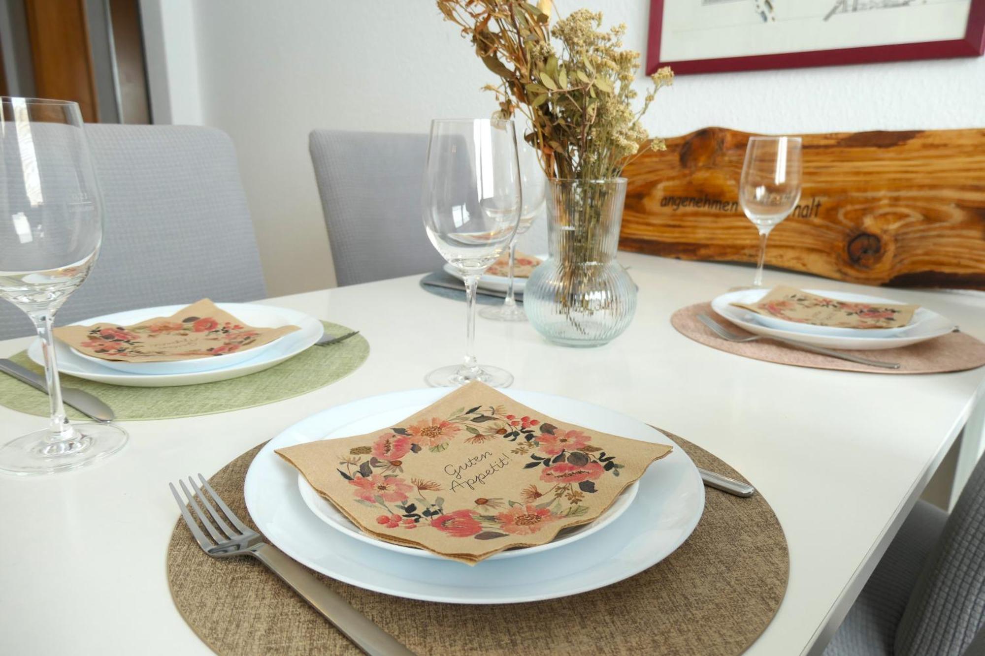 Schoelerberg Apartment Mit Tiefgaragenparkplatz Und Kingsize-Bett Osnabrueck Luaran gambar